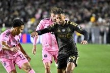 MLS&nbsp;: Denis Bouanga éclipse Lionel Messi et lance idéalement la saison de Los Angeles FC
